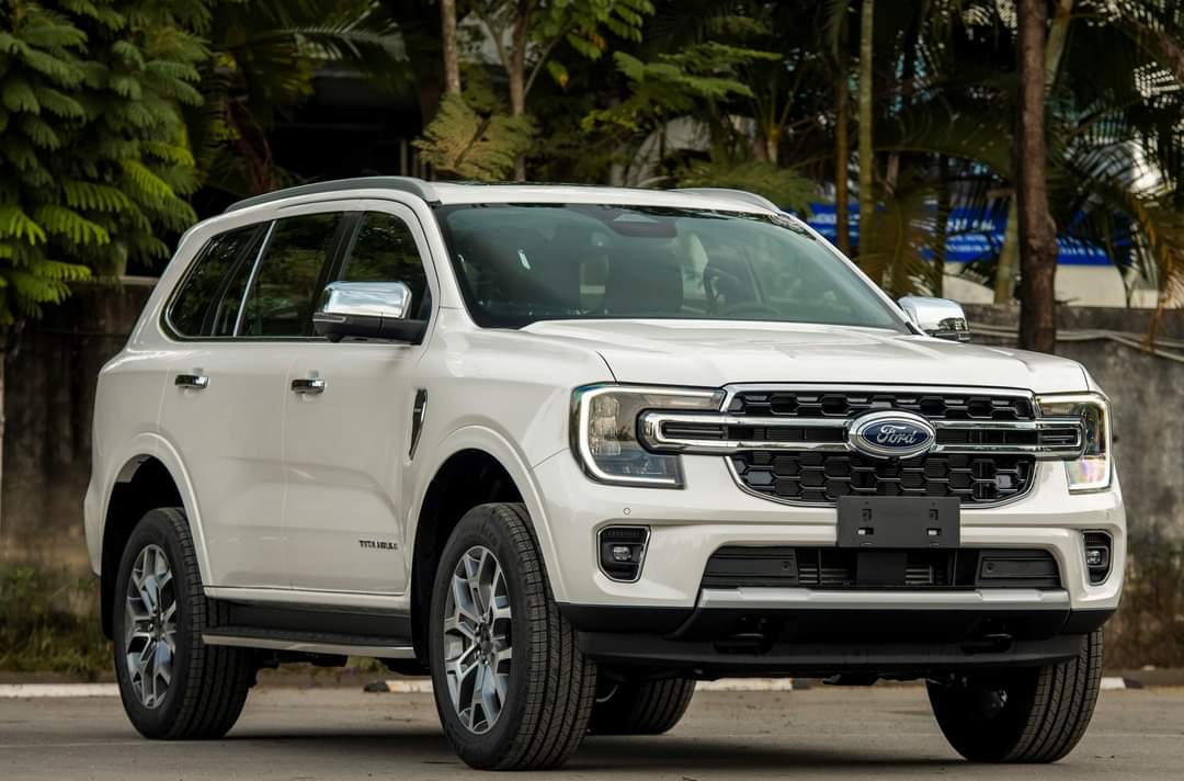 Ford Everest Titanium: Đỉnh Cao Của SUV Hạng Trung Và Những Lý Do Nên Sở Hữu 4 xe ford everest titanium - Hình 2