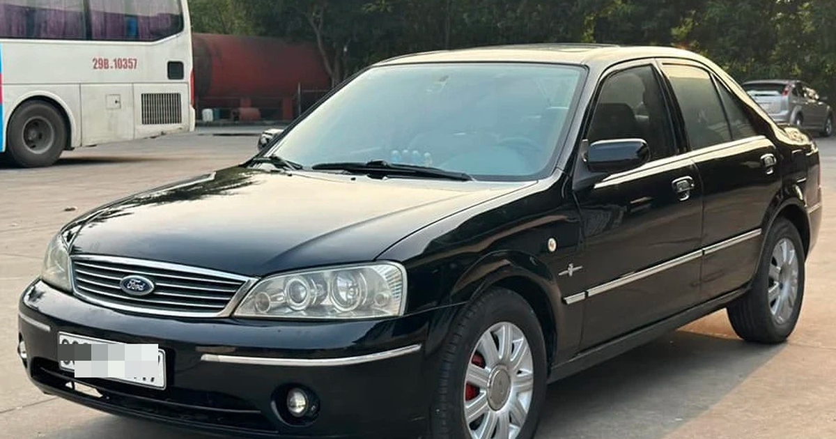xe ford laser - Hình 2