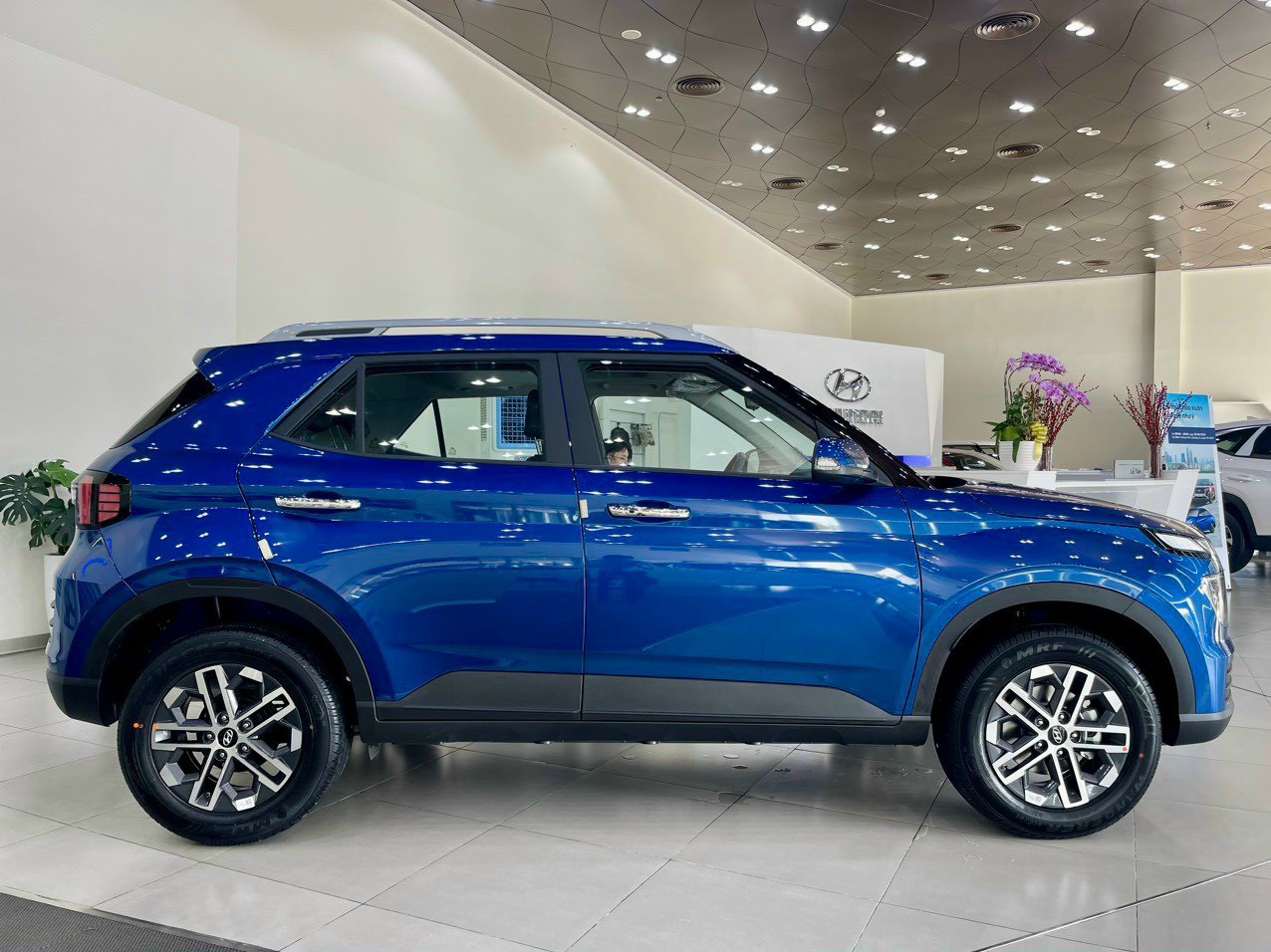 xe hyundai 5 chỗ - Hình 4