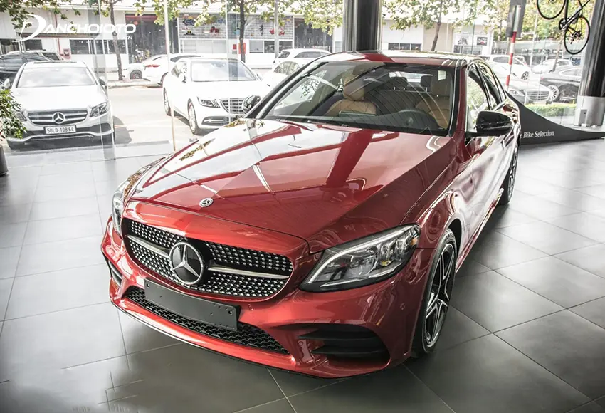xe mercedes 4 chỗ giá bao nhiều - Hình 2