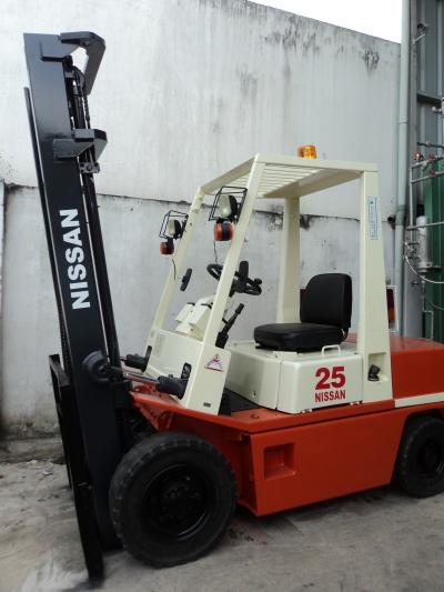 xe nâng nissan 2 5 tấn - Hình 5