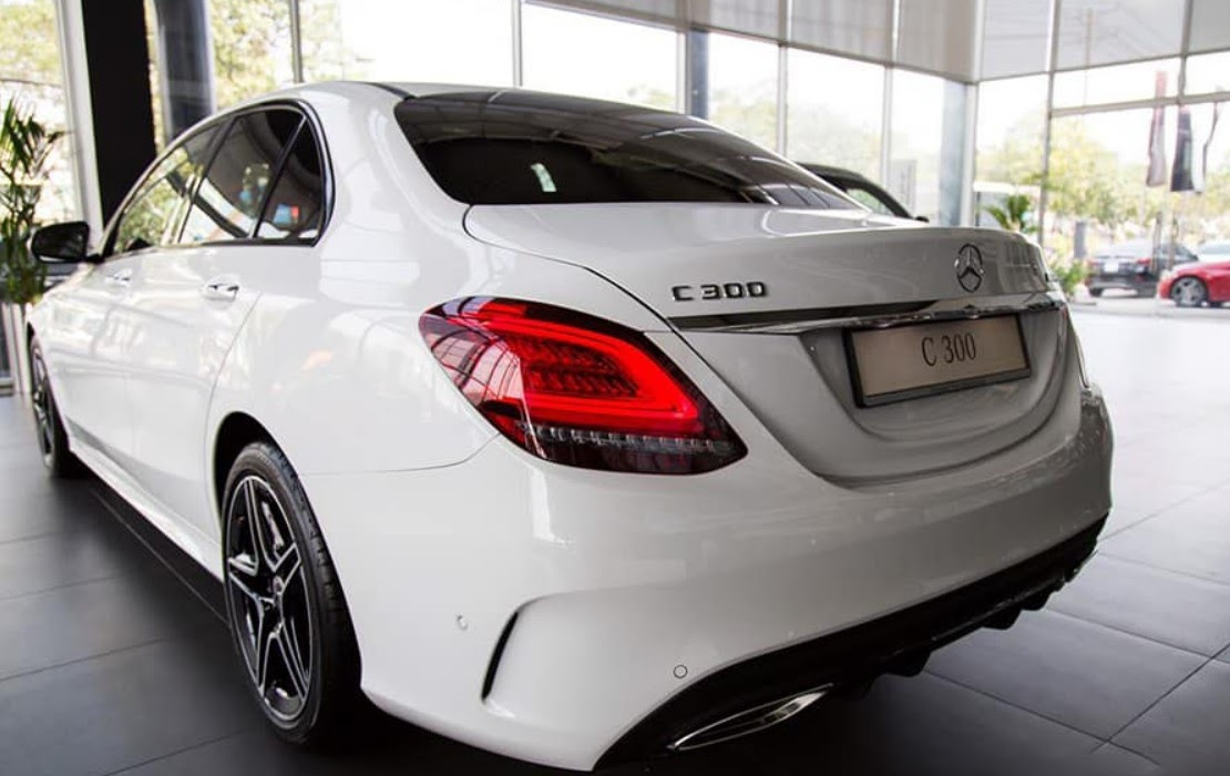 xe ô tô mercedes c300 giá bao nhiêu - Hình 5