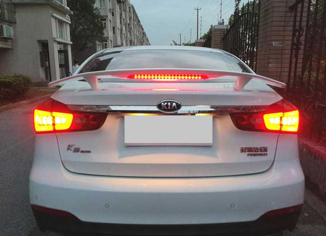 đuôi gió kia k3 - Hình 3