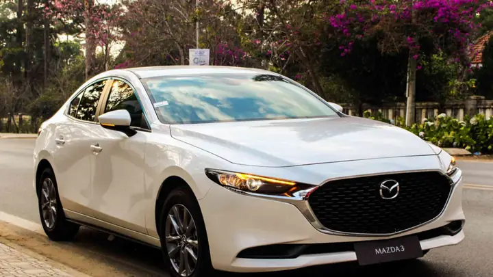 Giá Mazda 3 Mới Nhất: Đánh Giá Chi Tiết Và Bảng Giá Lăn Bánh