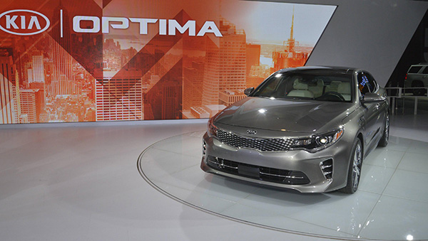 kia k5 2016 - Hình 2