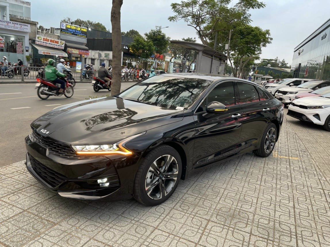 kia k5 đen - Hình 2