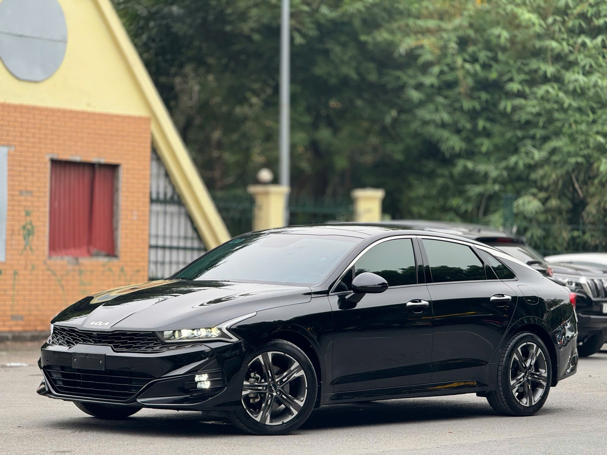 kia k5 đen - Hình 4