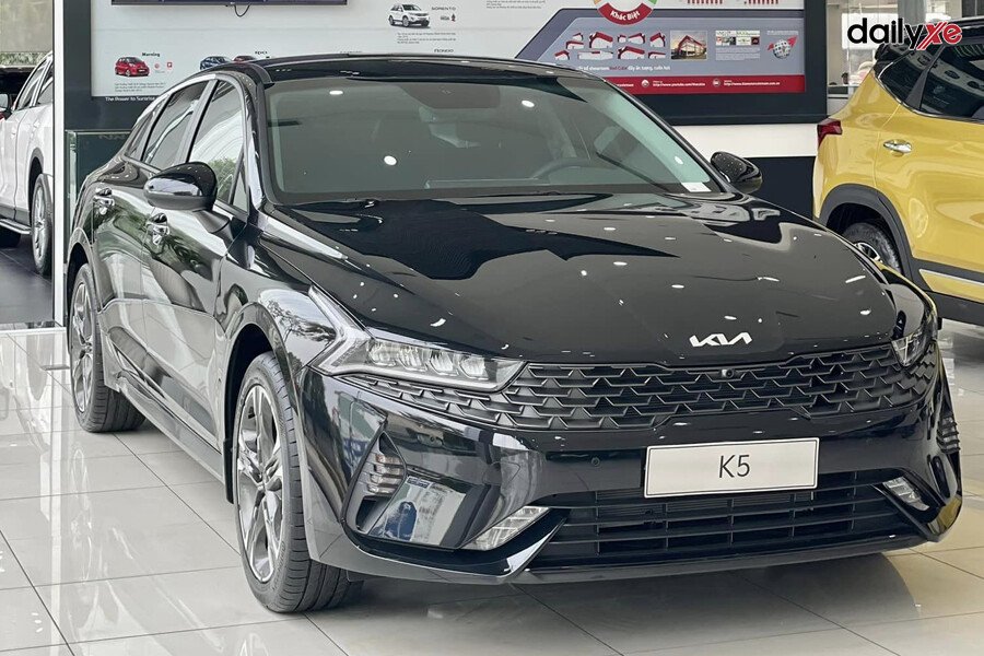 kia k5 đen - Hình 5