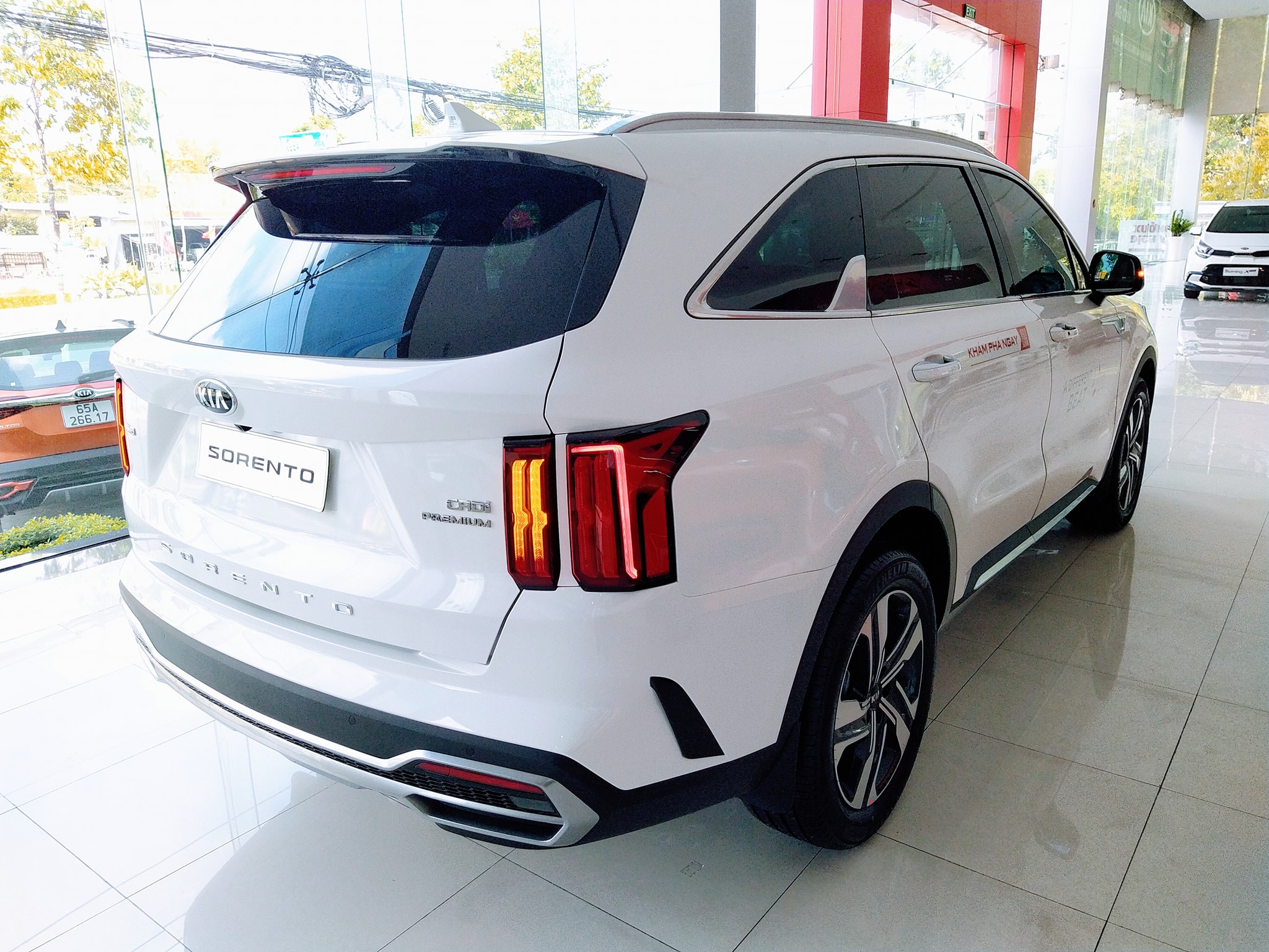 Kia Sorento Signature 2021: Đỉnh Cao Của Sự Tinh Tế Và Công Nghệ 3 kia sorento signature 2021 - Hình 3