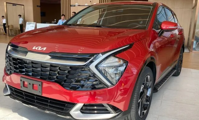 kia sportage đỏ - Hình 4
