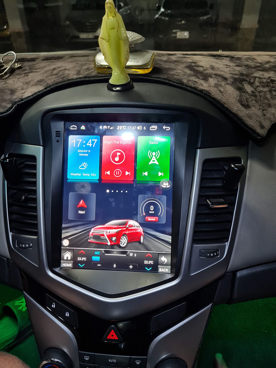 màn hình tesla cho cruze - Hình 3