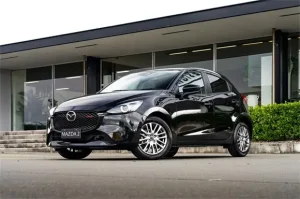 Mazda 2 Black: Đánh Giá Toàn Diện Xe Hát Mạng Nhật Bản