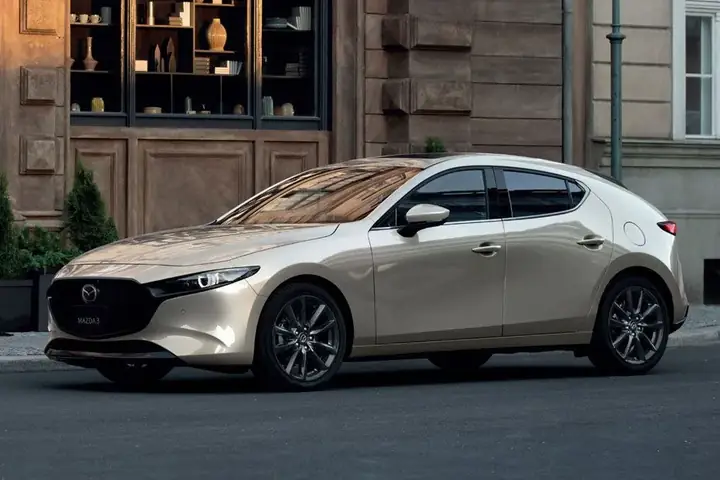 Đánh Giá Chi Tiết Mazda 3 Fastback: Sự Kết Hợp Hoàn Hảo Giữa Thiết Kế Cổ Điển Và Công Nghệ Hiện Đại