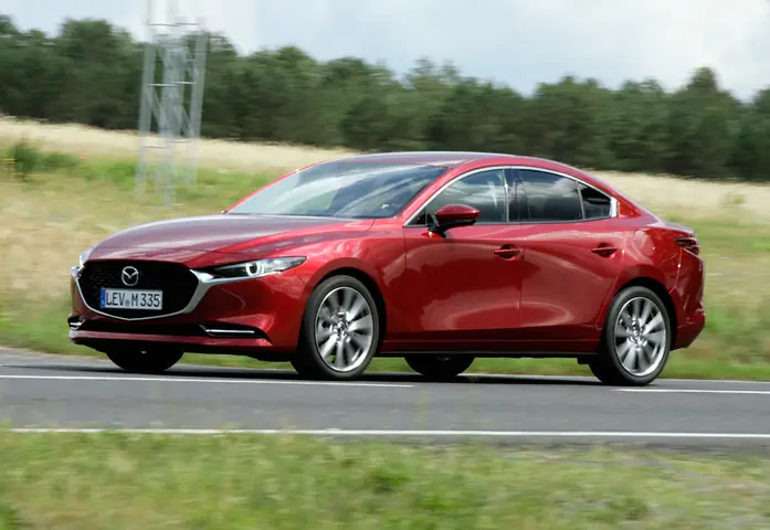 Đánh Giá Chi Tiết Mazda 3 Fastback: Sự Kết Hợp Hoàn Hảo Giữa Thiết Kế Cổ Điển Và Công Nghệ Hiện Đại