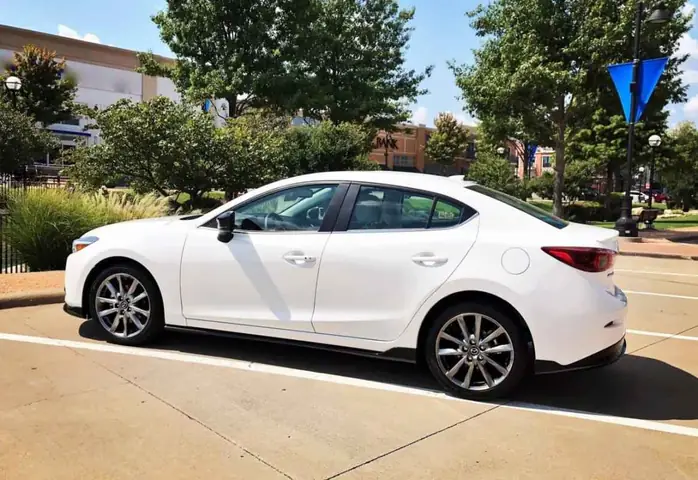 Mazda 3 Touring: Đánh Giá Chi Tiết Và Trải Nghiệm Thực Tế Mazda 3 Touring: Đánh Giá Chi Tiết Và Trải Nghiệm Thực Tế