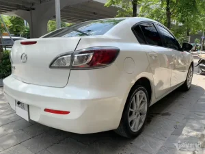 Mazda 3 Giá Bao Nhiêu? Đánh Giá Chi Tiết Các Phiên Bản 2024