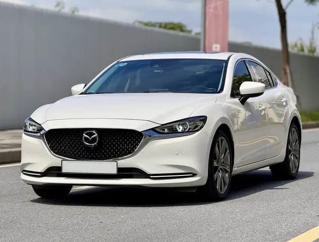 Mazda 6 Trắng 2026: Đánh Giá Chi Tiết Từ Thiết Kế Đến Vận Hành
