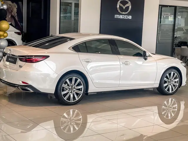 Mazda 6 Trắng 2026: Đánh Giá Chi Tiết Từ Thiết Kế Đến Vận Hành