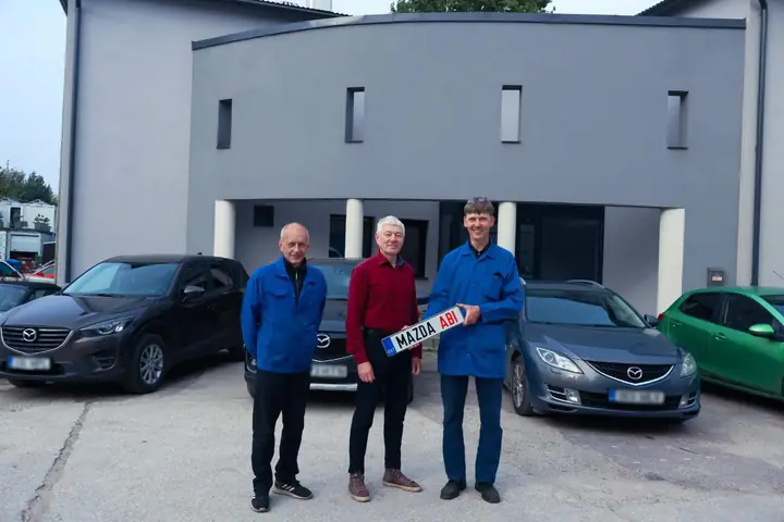 Mazda Abi: Đánh Giá Chi Tiết Dòng Xe Huyền Thoại Từng Một Thời Mazda Abi: Đánh Giá Chi Tiết Dòng Xe Huyền Thoại Từng Một Thời