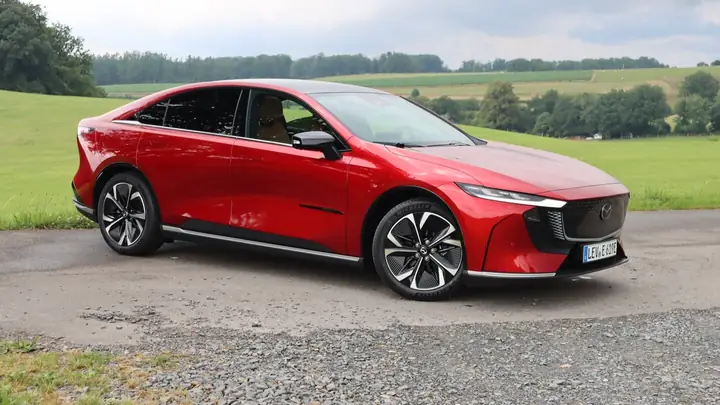 Đánh Giá Dịch Vụ Mazda Tại Almere: Địa Chỉ Uy Tín Cho Xe Hơi Nhật Bản