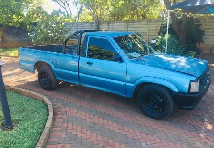 Đánh Giá Chi Tiết Mazda B1800: Dòng Xe Bán Tải Nhỏ Gọn Thập Niên 1980