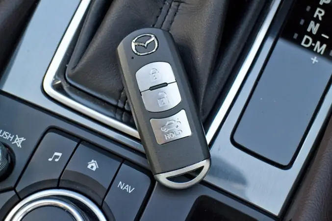 Tất Tần Tật Về Chìa Khóa Xe Mazda: Hướng Dẫn Chi Tiết Từ A Đến Z