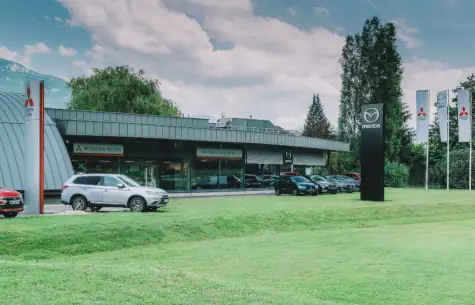 Đánh Giá Chi Tiết Mazda Chambery: Dòng Xe Định Hình Lại Phong Cách Lái