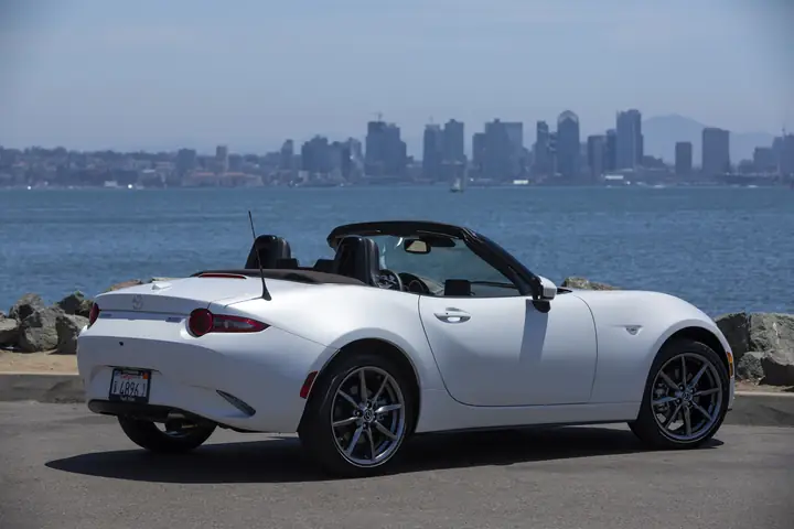 Mazda Convertible: Đánh Giá 3 Thế Hệ Mx-5 Từ Na Đến Nd
