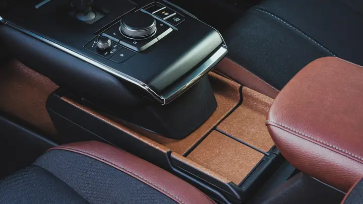 Mazda Cork: Vật Liệu Cách Âm Đỉnh Cao Trong Xe Mazda