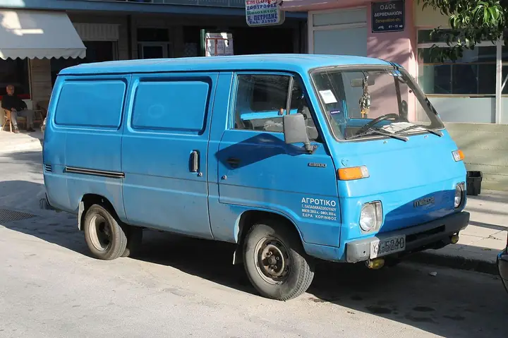 Đánh Giá Chi Tiết Mazda E1300: Van Bán Tải Lý Tưởng Cho Doanh Nghiệp