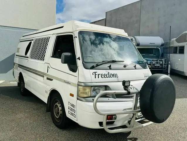 Mazda E2000: Đánh Giá Chi Tiết Xe Tải Nhẹ Huyền Thoại