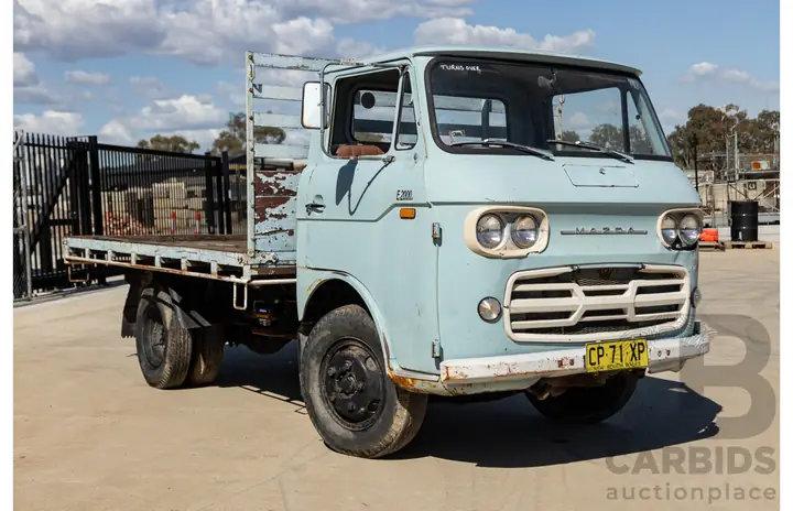 Mazda E2000: Đánh Giá Chi Tiết Xe Tải Nhẹ Huyền Thoại