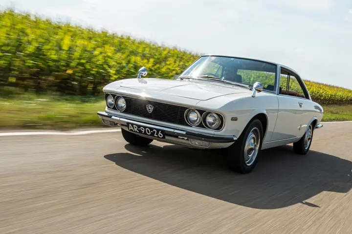 Mazda Luce: Lịch Sử Và Di Sản Của Dòng Sedan Sang Trọng Nhật Bản