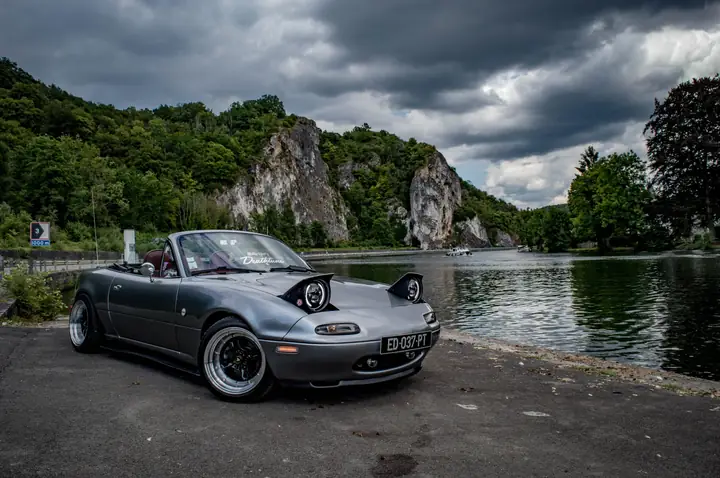 Mazda Miata Na: Cái Nhìn Toàn Diện Về Chiếc Roadster Huyền Thoại