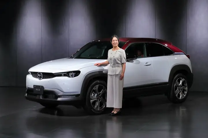Màu Sơn Xe Mazda: Từ Lựa Chọn Đến Bảo Dưỡng Tối Ưu