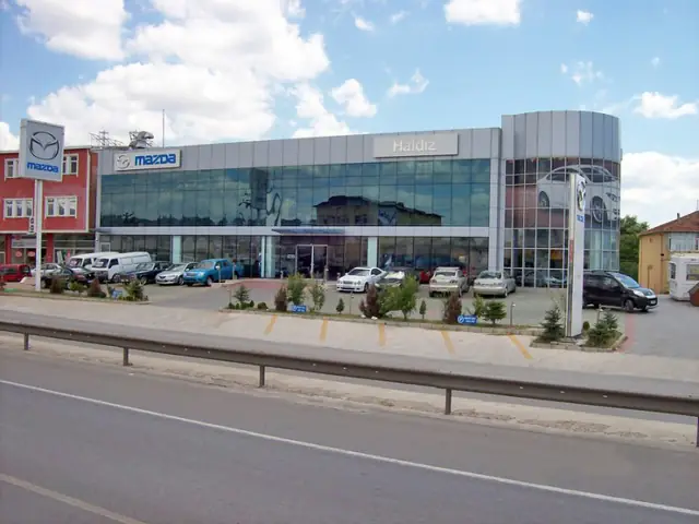 Đánh Giá Chi Tiết Mazda Plaza: Dịch Vụ Chính Hãng Đáng Tin Cậy Nhất Năm 2026