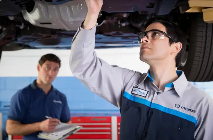 Kỹ Thuật Viên Mazda Là Gì? Quy Trình Đào Tạo & Thăng Tiến Chi Tiết