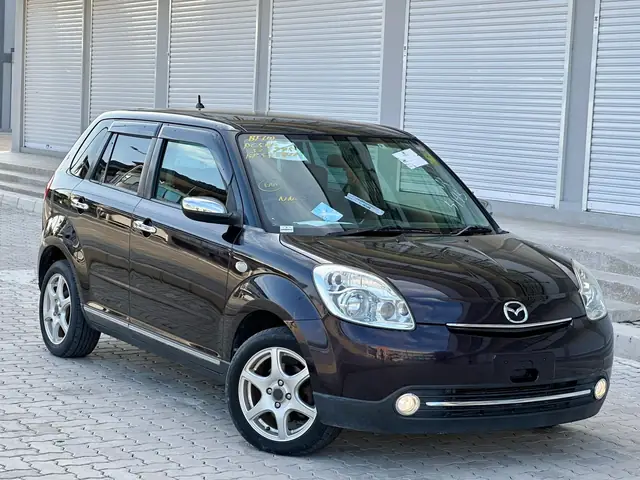 Đánh Giá Chi Tiết Mazda Verisa: Hatchback Đẳng Cấp Nhật Bản