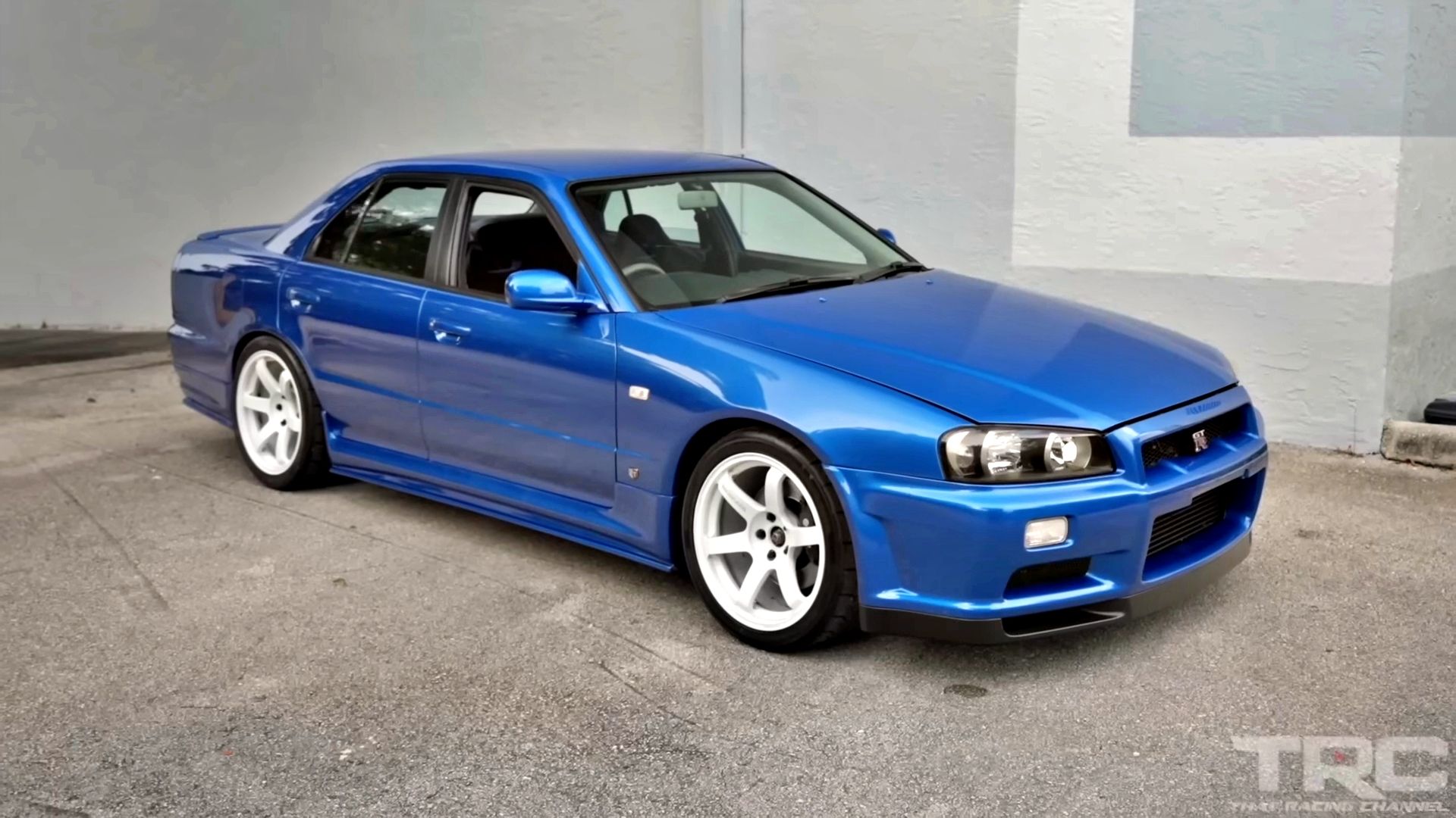 nissan skyline 4 door