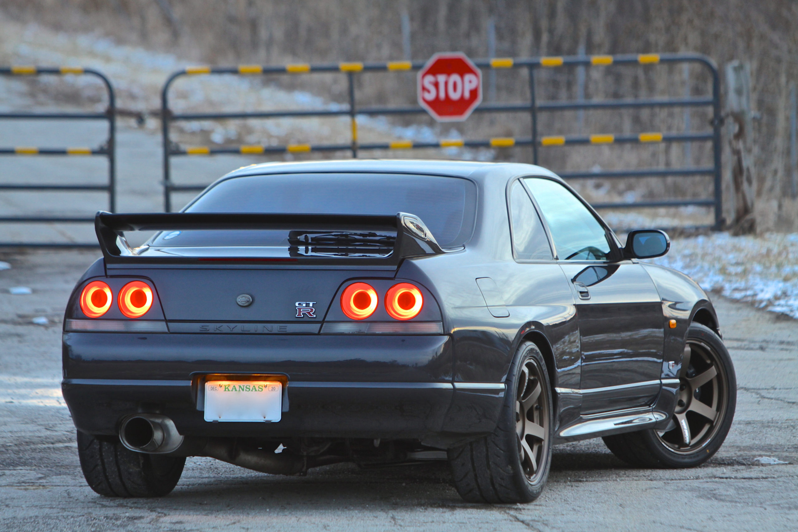 nissan skyline r33 - Hình 4