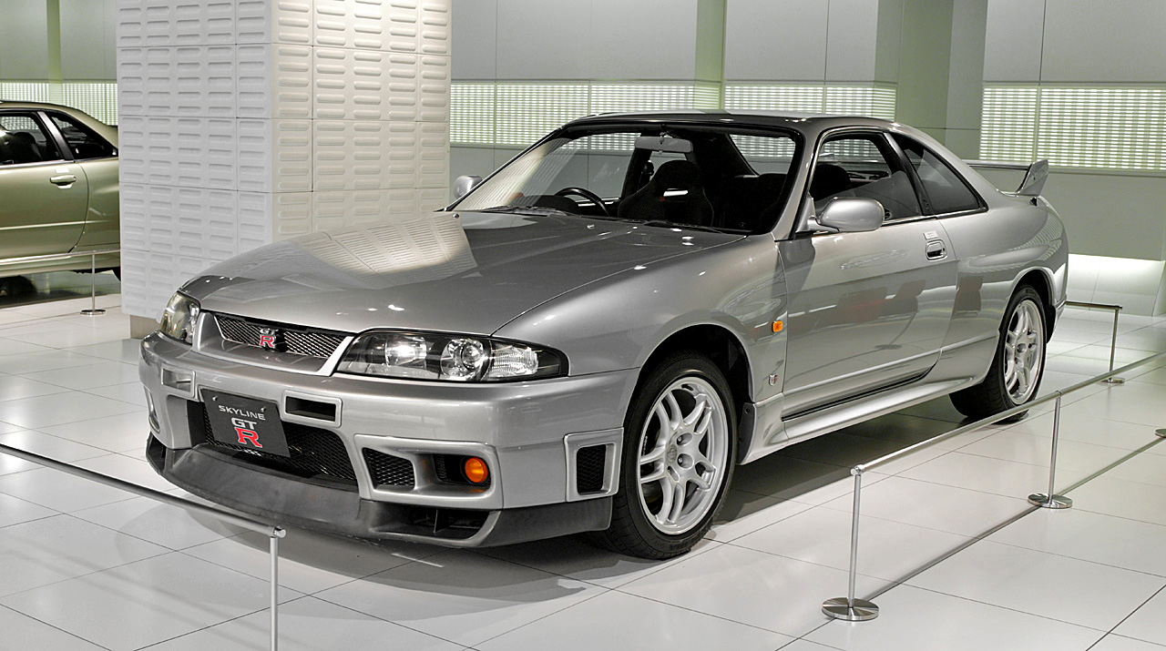 nissan skyline r33