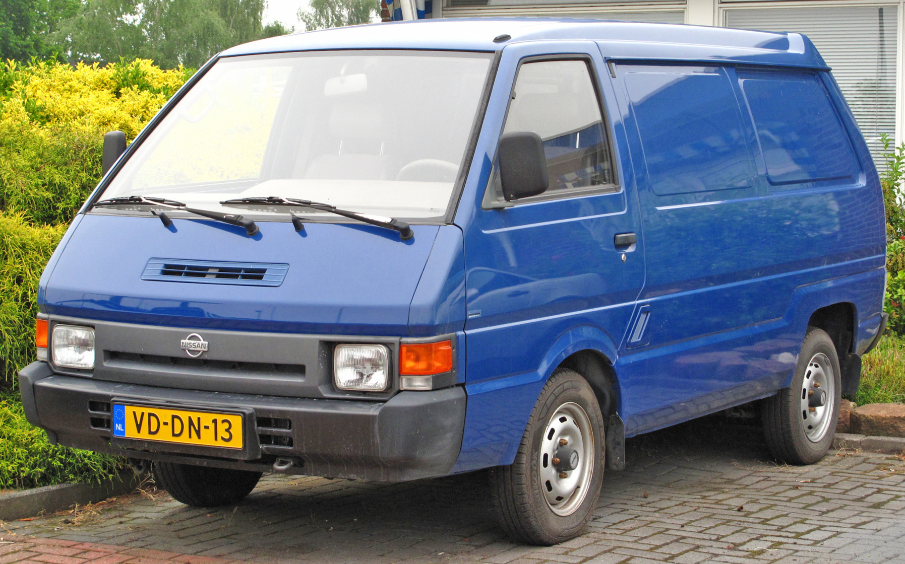nissan vanette - Hình 2
