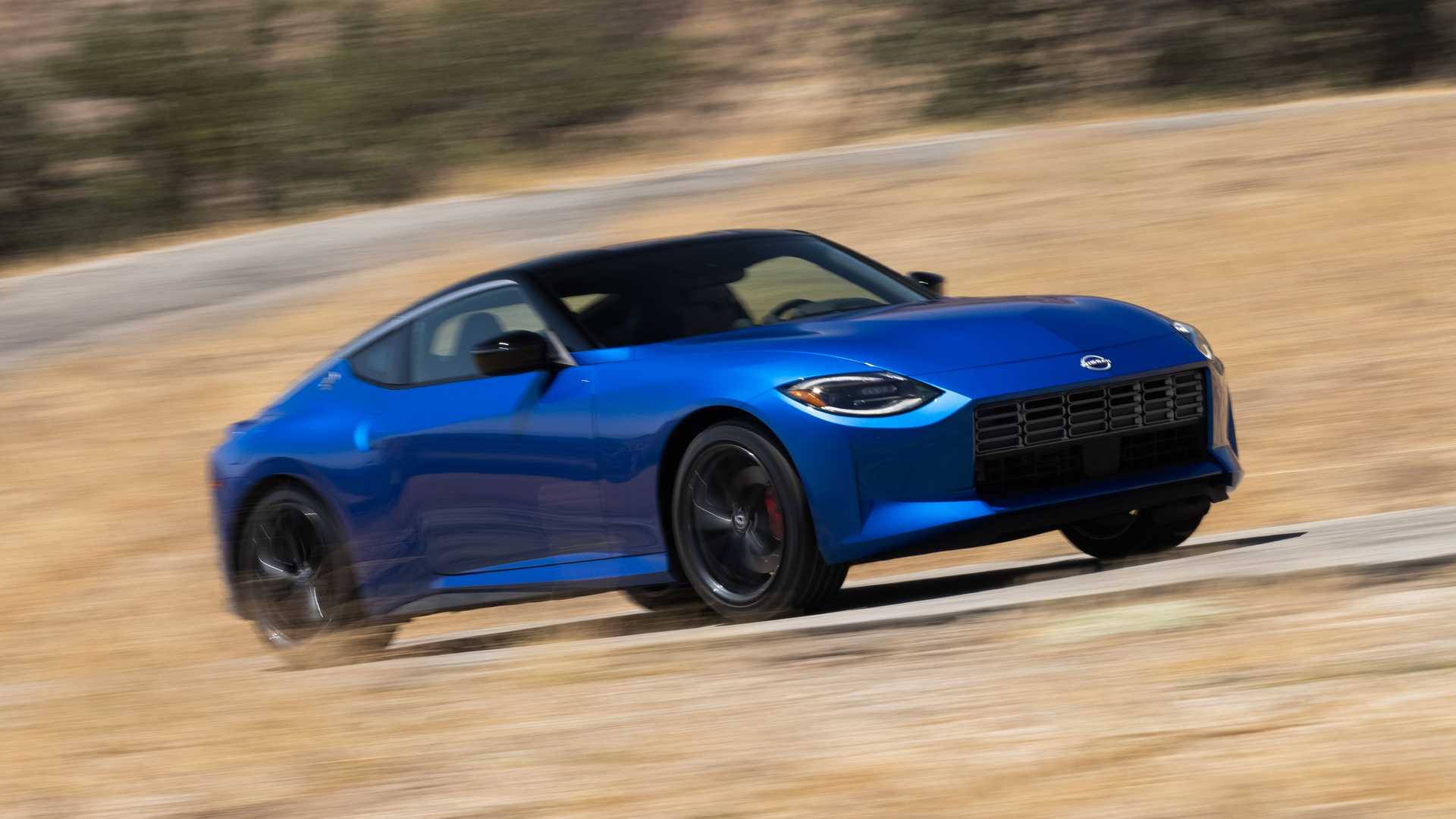 nissan z giá bao nhiêu - Hình 2