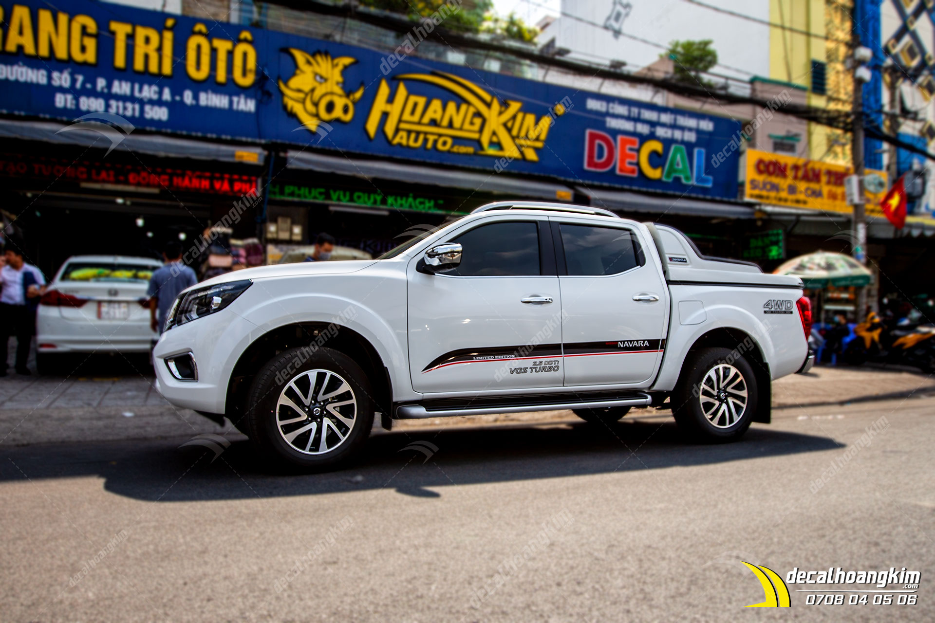 tem xe nissan navara - Hình 5