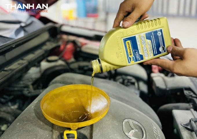 thay nhớt xe nissan sunny bao nhiêu lít - Hình 5