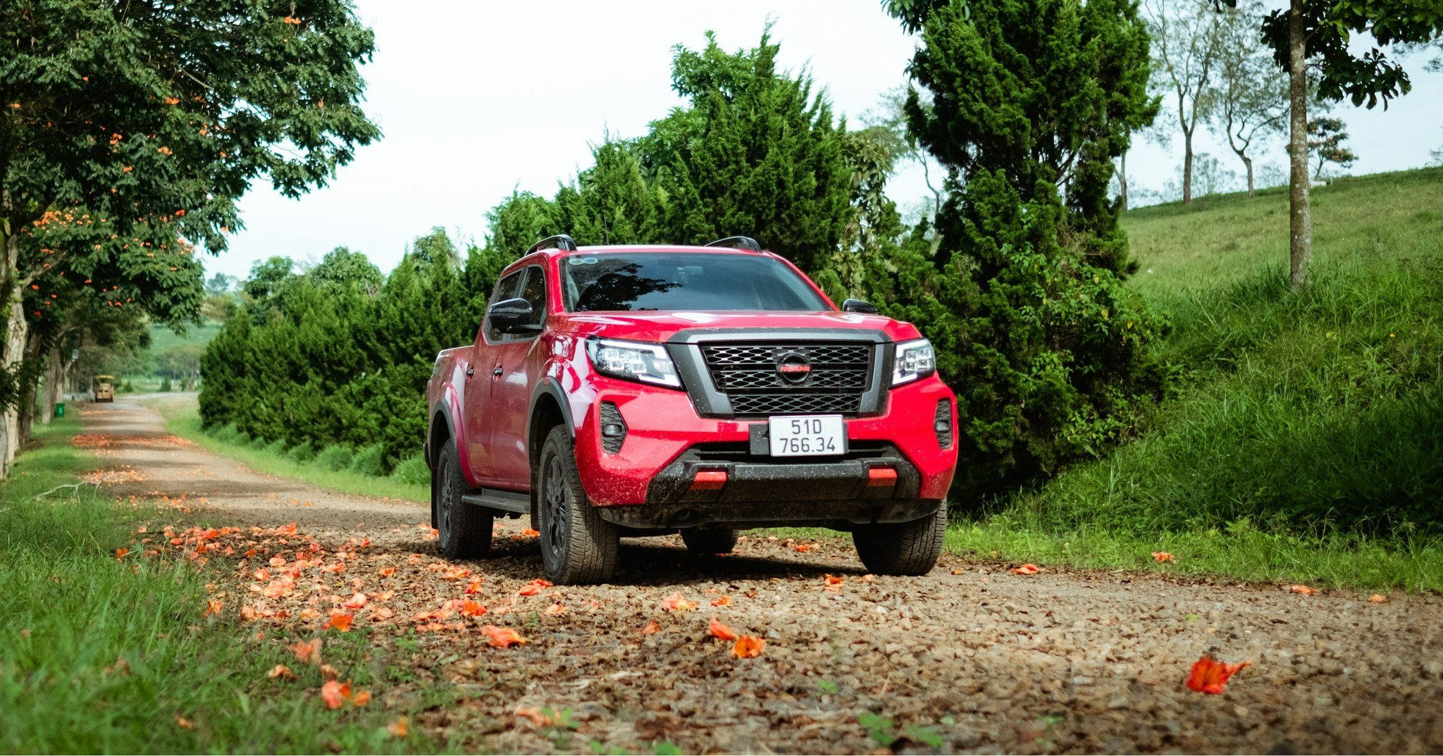 xe nissan 5 chỗ nhập khẩu - Hình 3