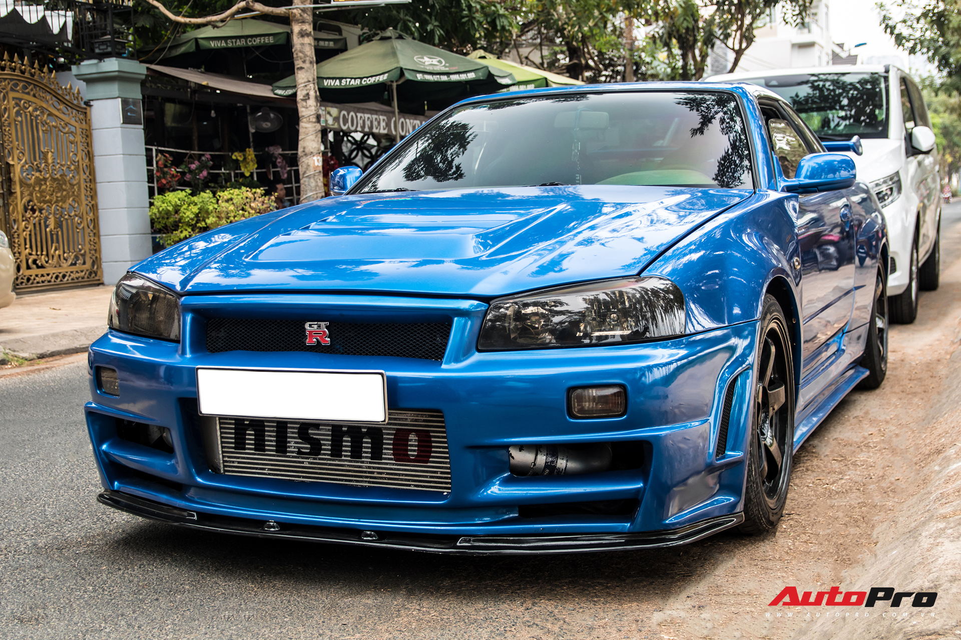 xe nissan skyline - Hình 3