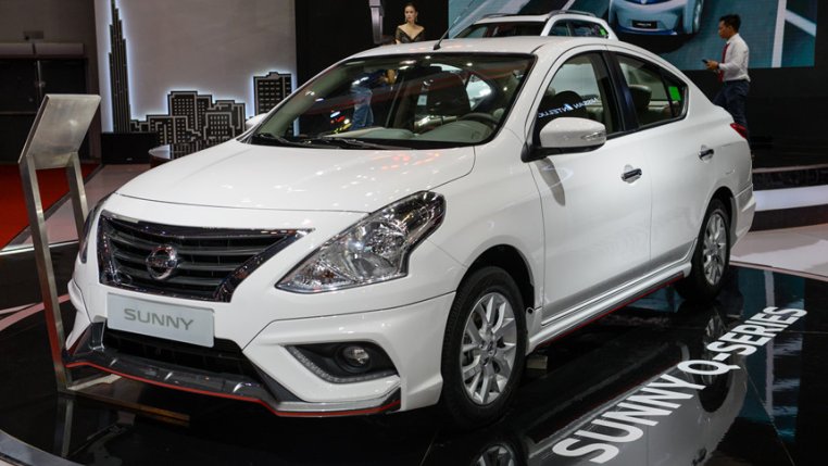 xe nissan sunny - Hình 4