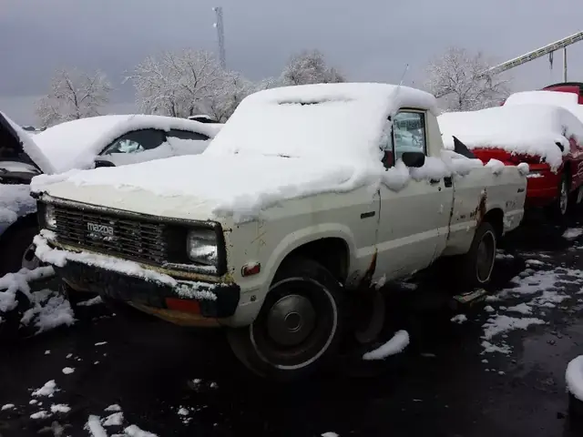 1984 Mazda B2000 Sundowner: Tìm Hiểu Xe Bán Tải Cổ Điển