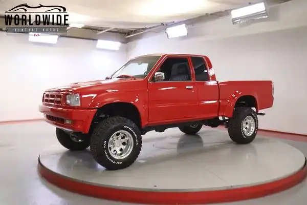 1990 Mazda B2200 Extended Cab: Hành Trình Khám Phá Chi Tiết Mẫu Xe Bán Tải Huyền Thoại